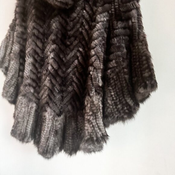 Belle Fare Denmark Woven Mink Fur Skin Grey Poncho L - Picture 8 of 12